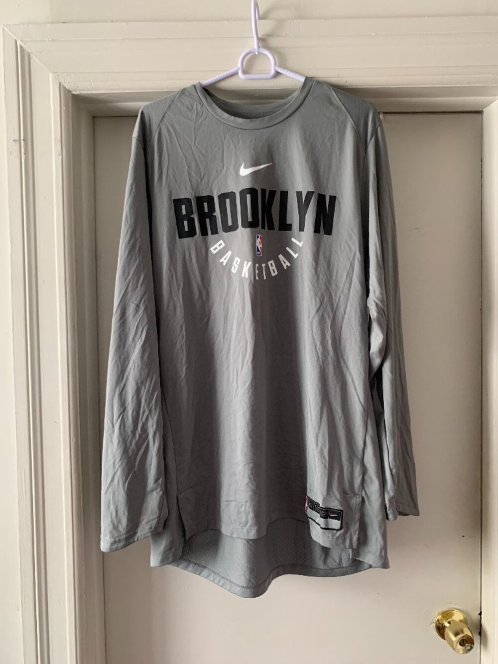 Nike Brooklyn Nets Dri-FIT Long Sleeve Shirt Gray NBA Basketball Size XL